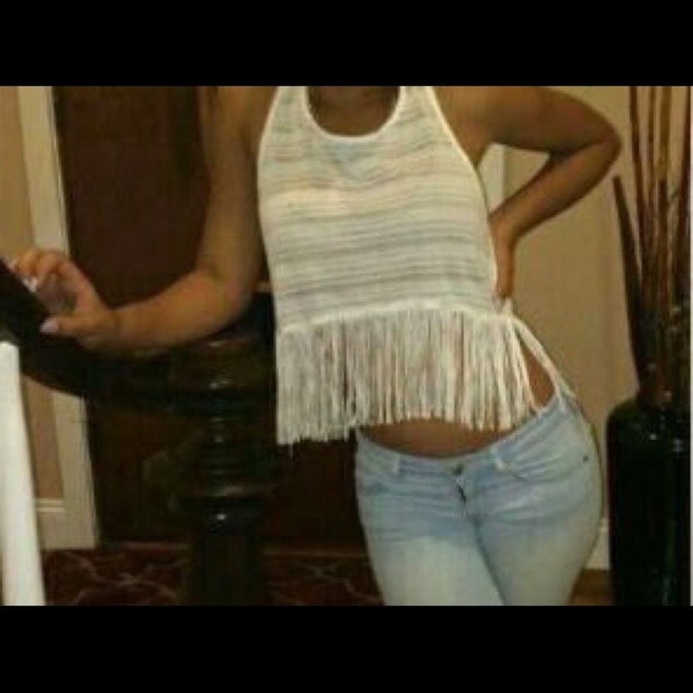 White lose crop top